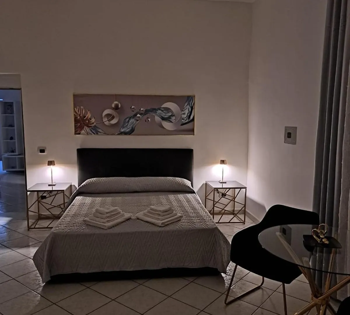 Apartament Napoli Museo Metro